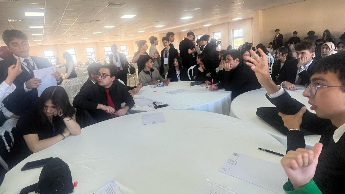 Mun Sivas Programı kapsamında İngilizce Münazara etkinliğine katıldık.