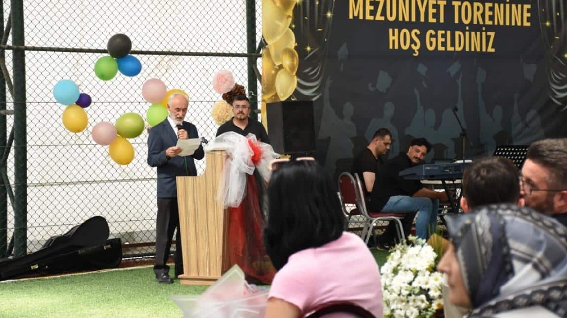 Okulumuzda Mezuniyet Kutlama Programı gerçekleştirildi.